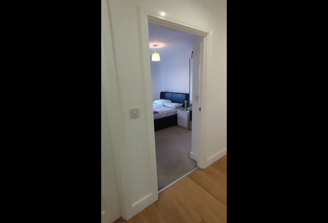 Room in 2 bed 2bath flat, Short term Main Photo