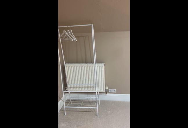 Large Spacious Loft Bedroom  Main Photo