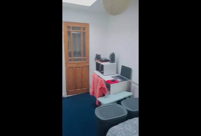 Single room with ensuit Main Photo