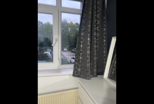 Room in Old Trafford  Main Photo