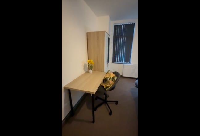 Modern En-Suite Rooms Near MRI & Uni – M14 Main Photo