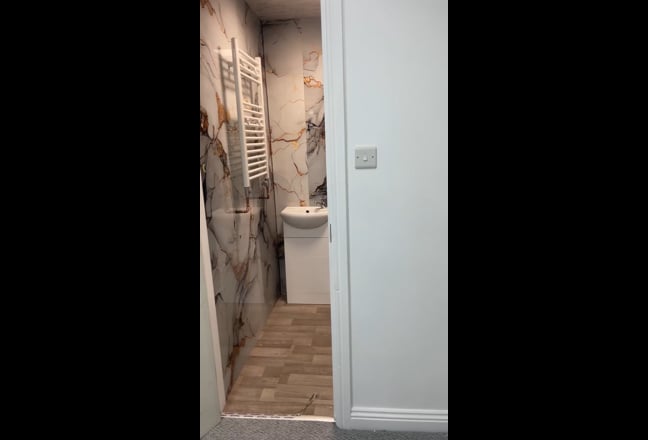 Modern En-suite Double Rooms – All Bills Included  Main Photo