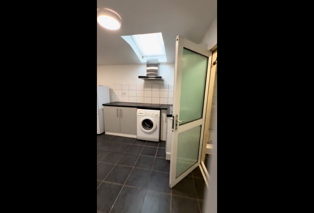 Self-Contained Studio, W13 - Ealing  Main Photo