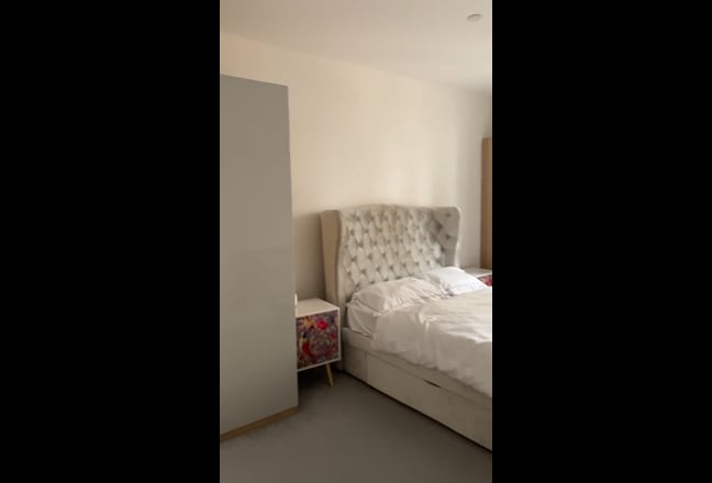 1 Double bedroom & bathroom available for rent  Main Photo