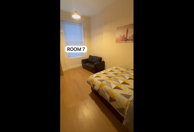 Double Room Available Now Lisburn Road / Qub / Mbc Main Photo