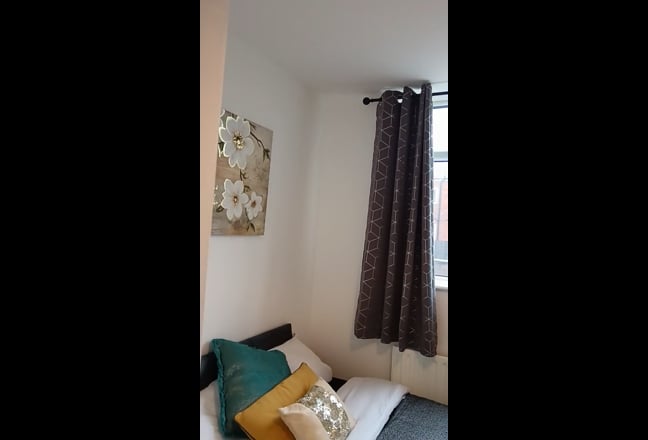  Beautiful Room At A Great Location  Main Photo