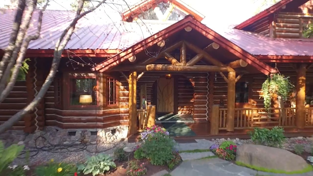 two_totem_lodge_on_swan_lake (720p)