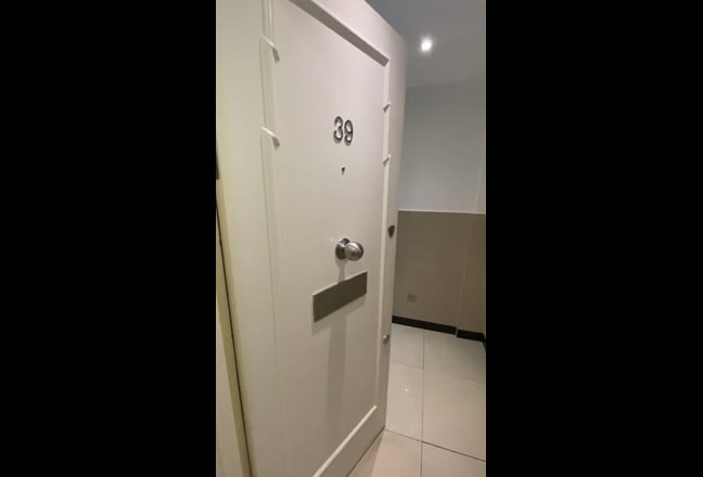 Female Flatshare 5 minute walk from Oxford Street! Main Photo