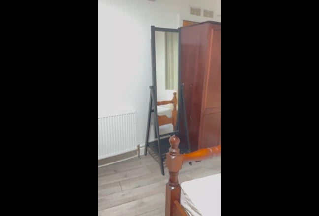 Room available for FEMALE near Uni Central Campus Main Photo