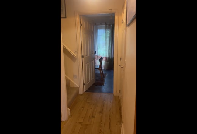 Bright, spacious double room in LS11 Main Photo