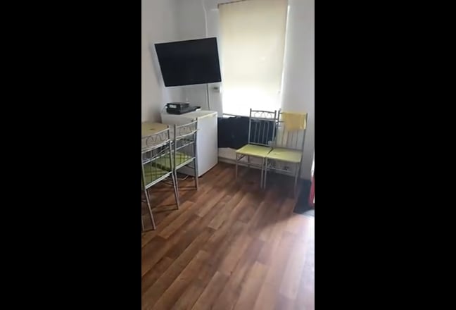 Single room available ready to move  Main Photo