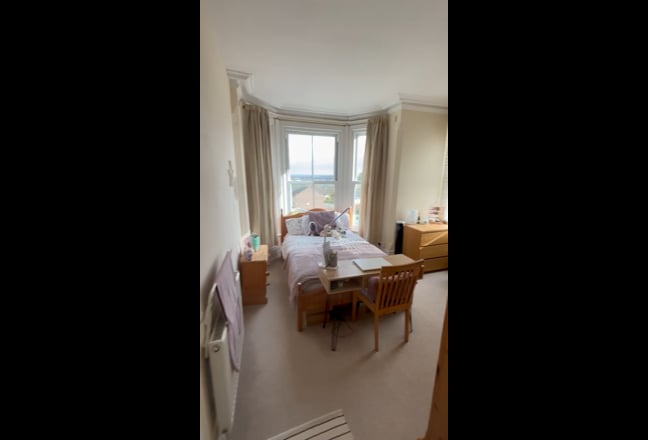 Large Double Room - Ensuite - 10min walk to city Main Photo
