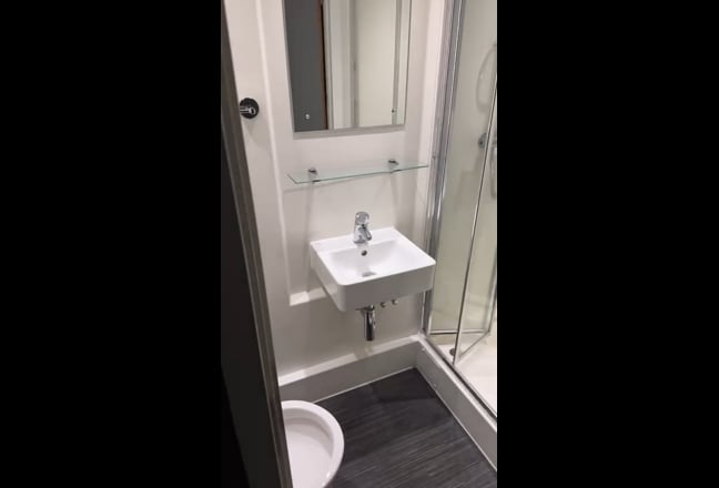 Standard Studio – Crown Place, Cardiff Main Photo