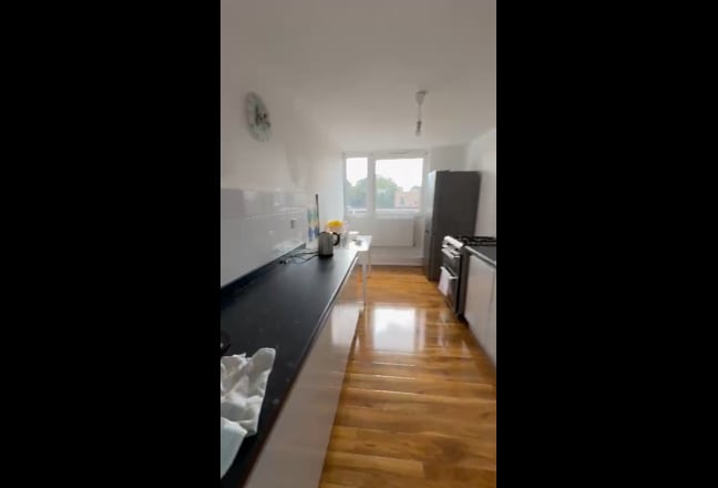 🔥Tower Bridge Couple Room🔥5Mins Stnt W/Balcony🔥 Main Photo