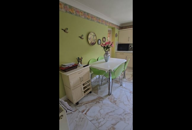  Executive House, Lovely Large Double Room Ensuite Main Photo