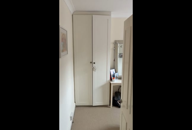 Large double bedroom in Battersea  Main Photo