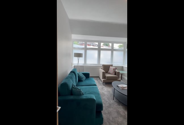 Heaton Moor Double Bedroom luxury house share Main Photo