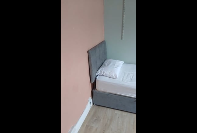 Single room to let Plumstead Main Photo