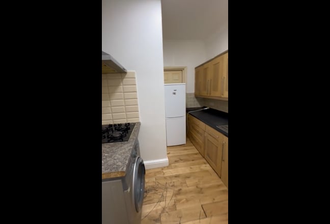 Studio Flat  Main Photo