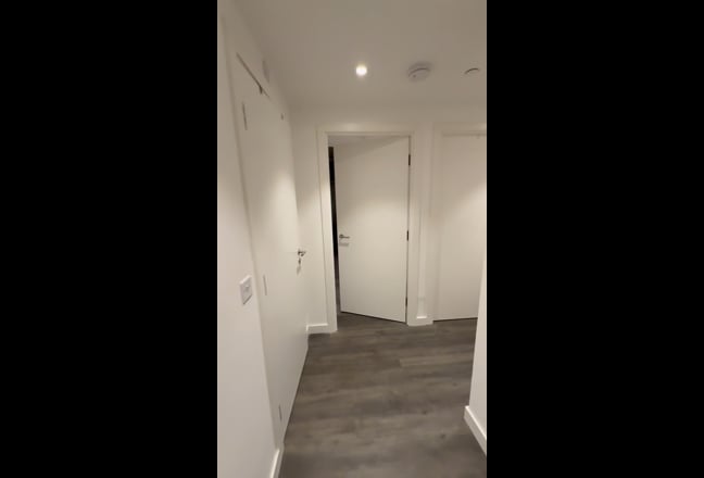 Spacious Double Room in a Modern Apartment Main Photo