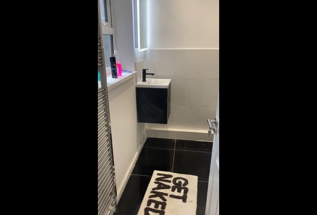3 double room available close to city centre  Main Photo