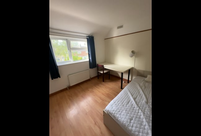 Close to Cam North, clean and tidy double room Main Photo