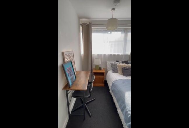 Bright Double Rooms Opposite Solent University Main Photo