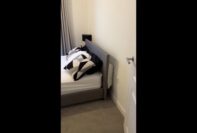 Double  bed shared apartment  Main Photo