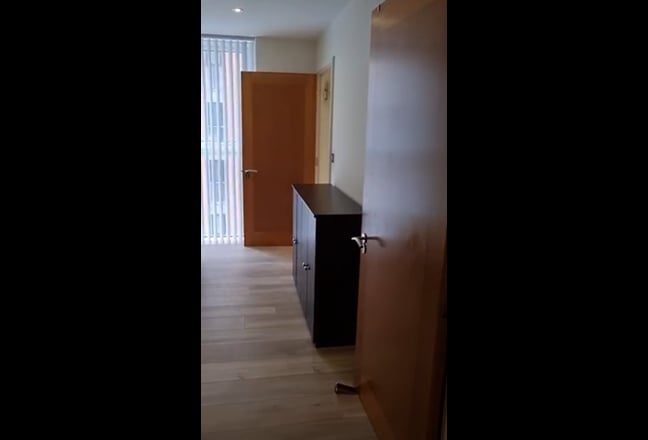 Ensuite Double Room -Luxury waterfront apartment Main Photo