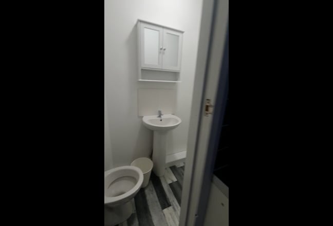Large Double Ensuite with Kitchenette  Main Photo