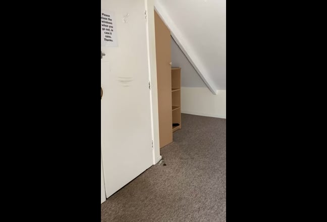 Student doubleroom available soon Bills included.  Main Photo