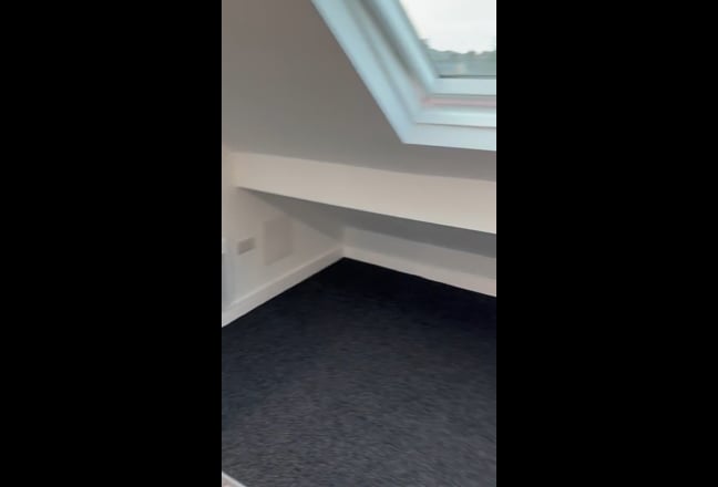 Studio Flat to Let Main Photo