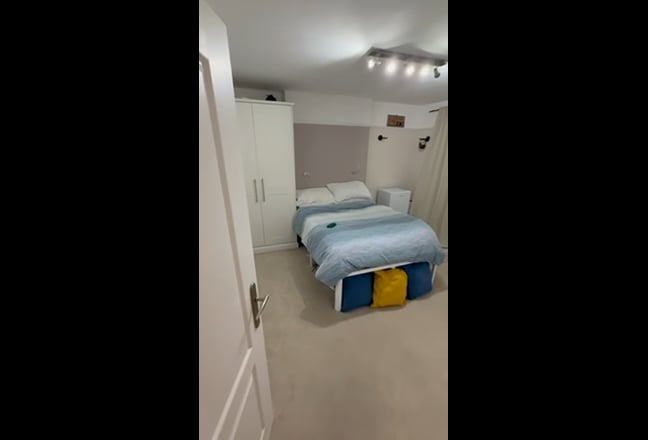 Room for rent Main Photo