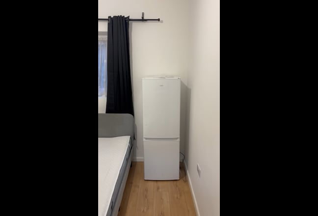 Modern New 1 Bedroom Near Plumstead  Main Photo