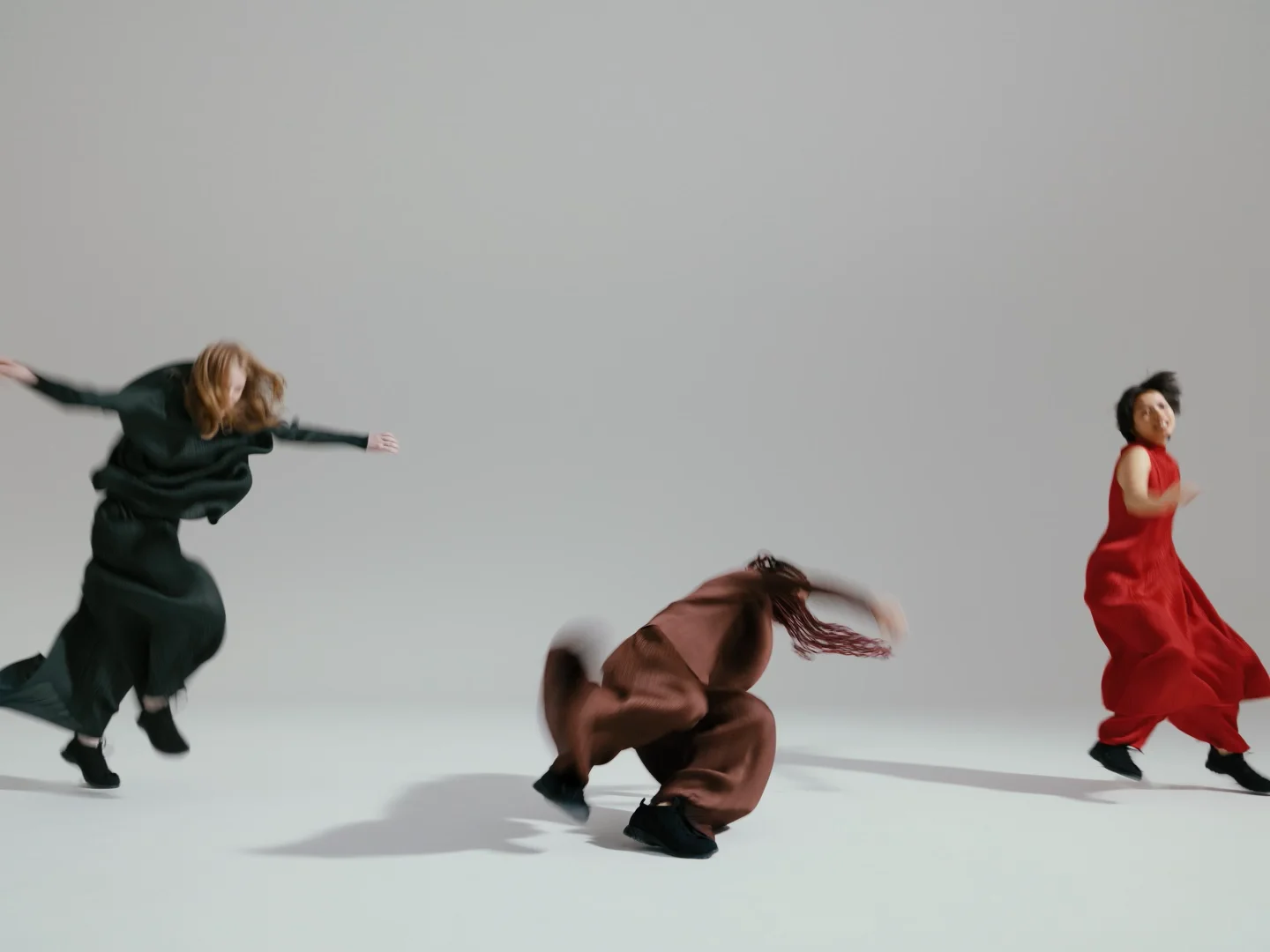 PLEATS PLEASE ISSEY MIYAKEが11月新アイテム発売、シーズンテーマは