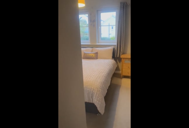 Double Bedroom with Ensuite Main Photo