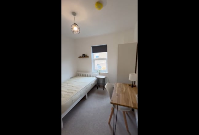 New property  with double ensuite rooms  bills Inc Main Photo