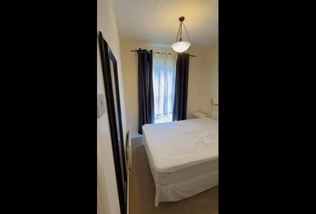 Looking for flatmate!  Main Photo