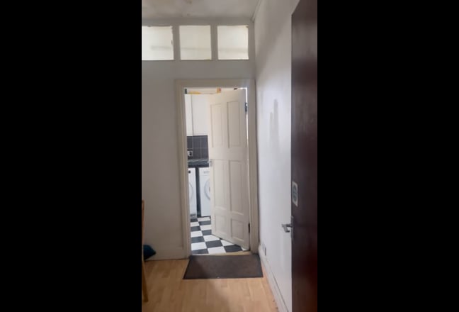 Large Double Rooms in a Shared House, TW5 Main Photo