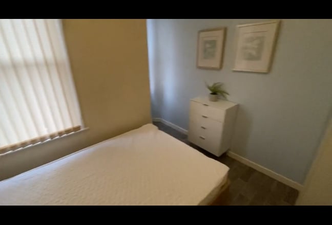 Available Room in New Basford Main Photo