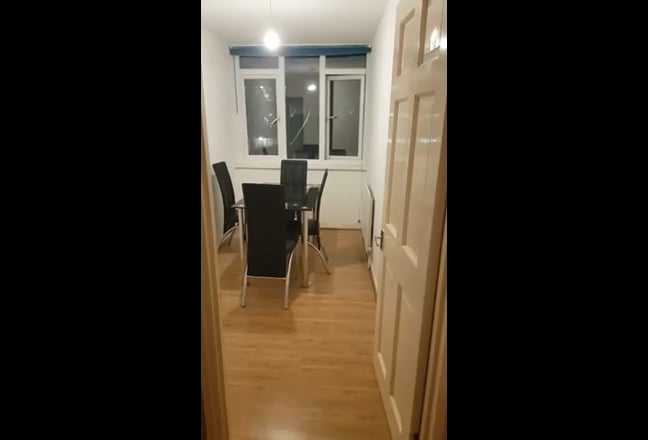 Lovely Room with Private Study – Stockwell Main Photo
