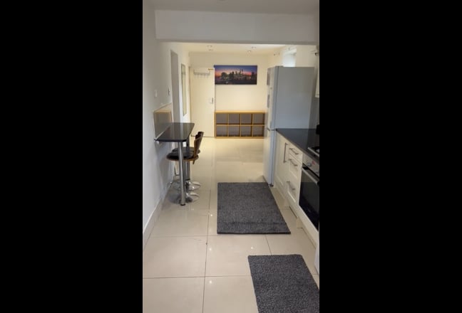 2 Bedroom Flat  Main Photo