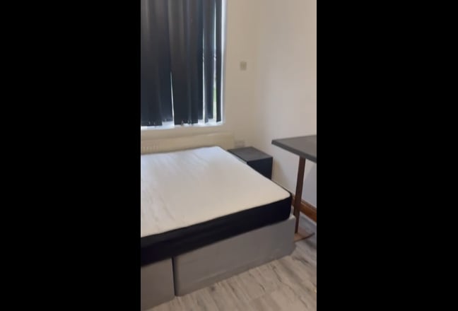 Self Contained Flat Available Now Main Photo
