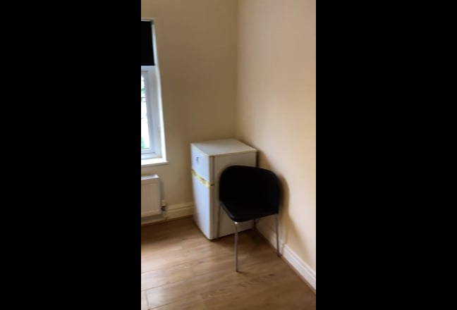 Northolt Double Ensuite Room  in Shared House  Main Photo