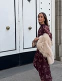 Vidéo: Tenue d'invité avec imprimé marron et tissu pailleté Vidéo: Tenue d'invité avec imprimé marron et tissu pailleté