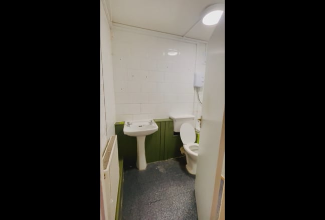 Guardianship: 2 Rooms Available in Camden, NW1  Main Photo