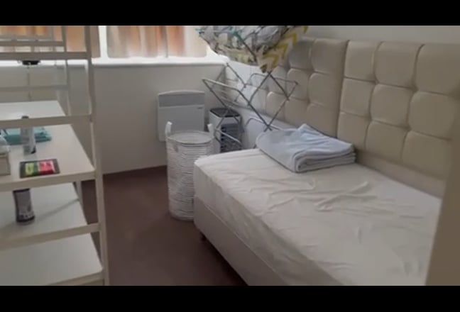 Looking for a friendly Flatmate Main Photo