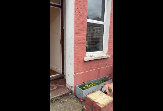 Modern two bed flat close to Tooting Broadway tube Main Photo