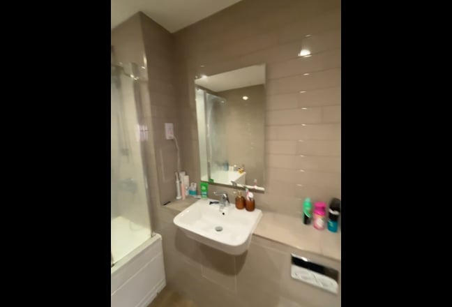 Spacious Double Room in Bright 3 Bed Flat in Hove Main Photo