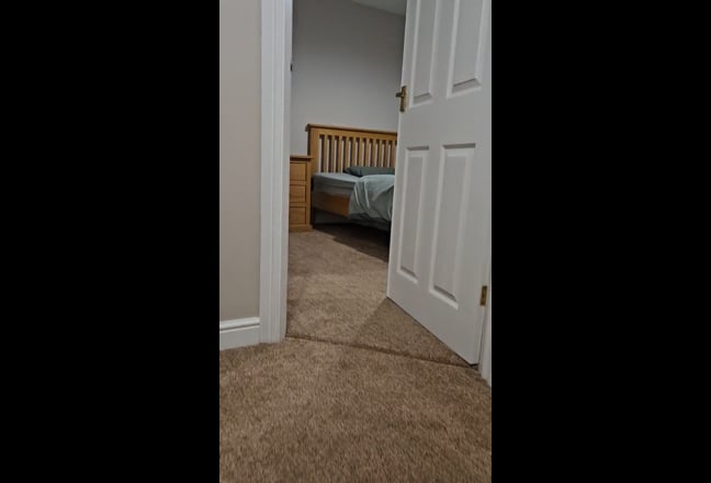 Ensuite Master Bedroom available for rent @ CV31 Main Photo